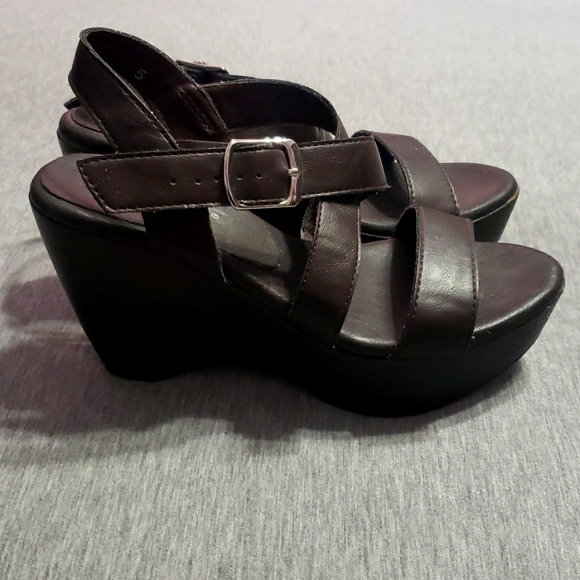 Y2K Early 2000's Callisto Strappy Chocolate Brown Faux Leather Wedge Heels - Picture 3 of 17